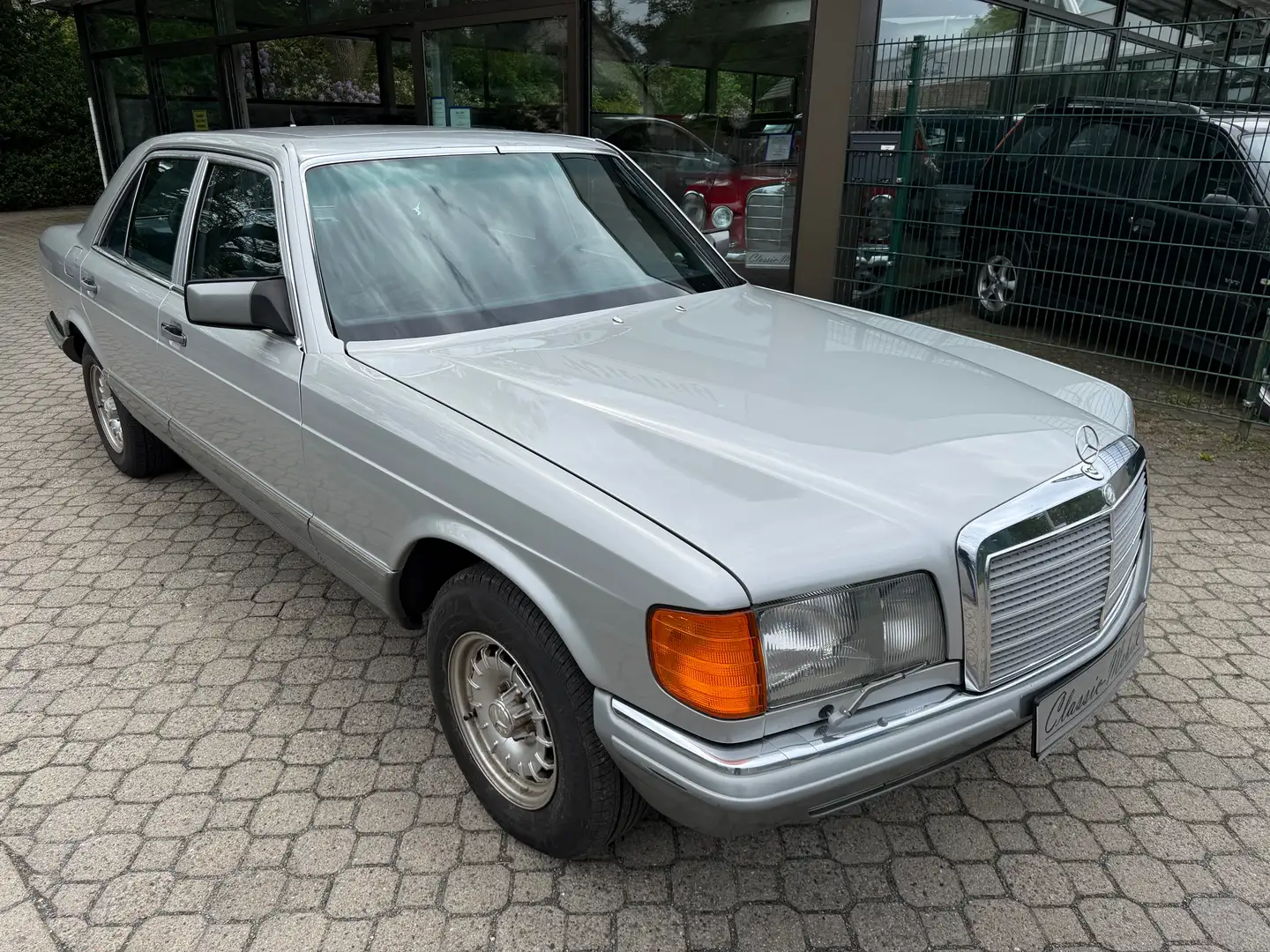 Mercedes-Benz S 380 SE W126 *HU neu*H-Kennzeichen*Autom.*eSD*Velours* Silber - 1
