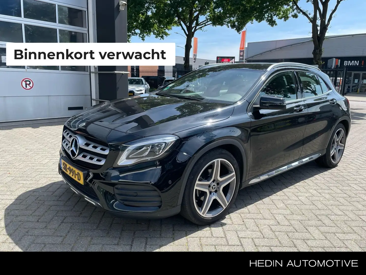 Mercedes-Benz GLA 180 Business Solution AMG Upgrade Edition Noir - 1