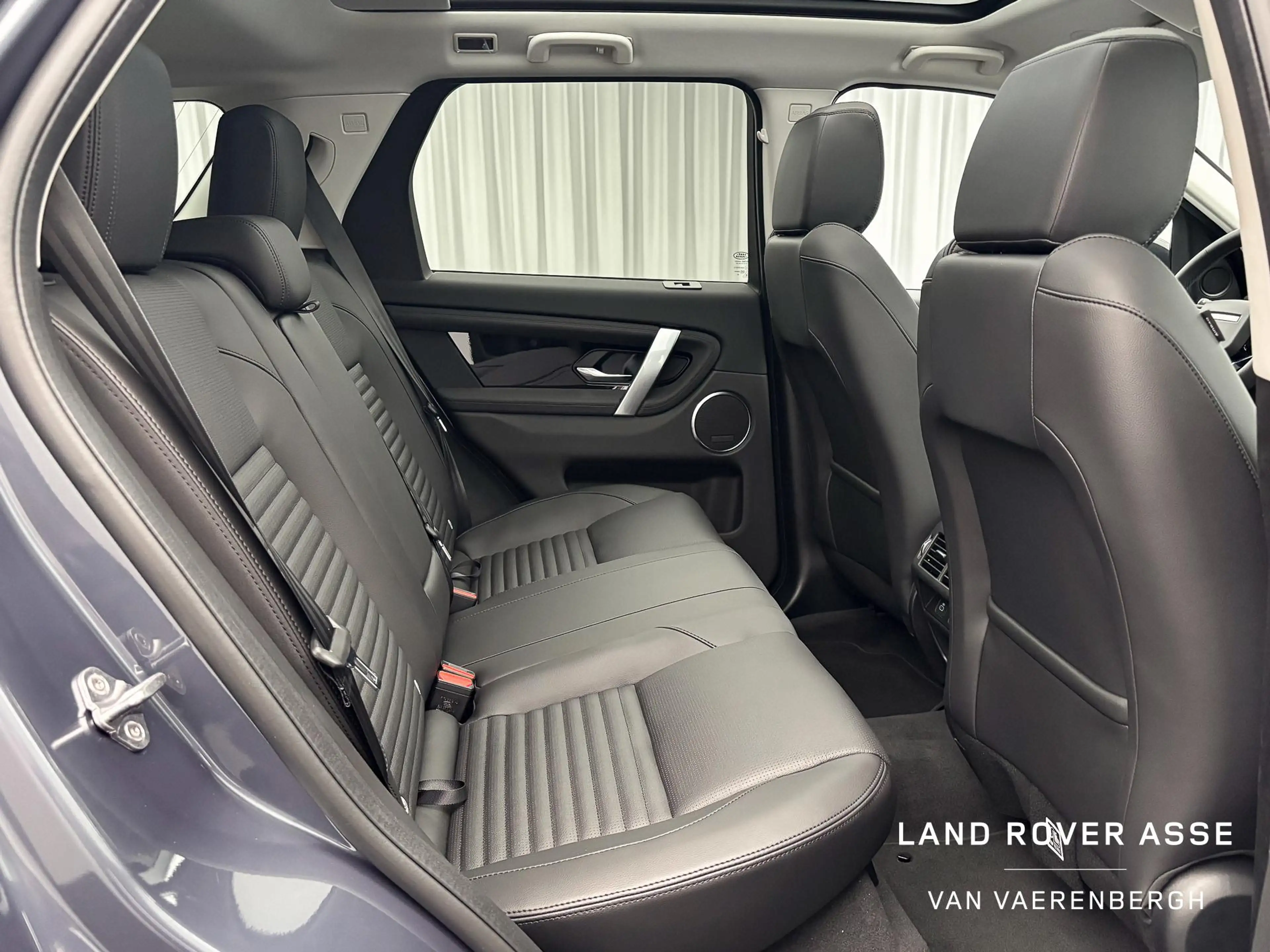 Land Rover Discovery Sport P270e S AWD — photo 4