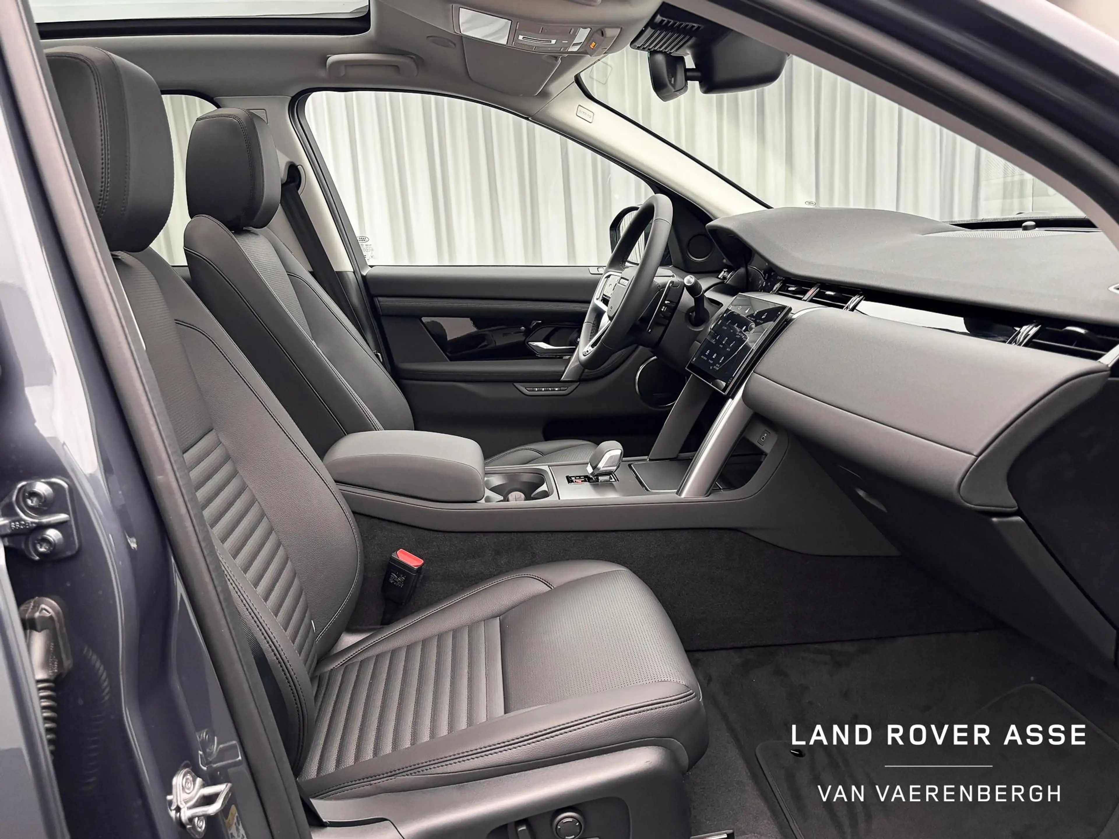 Land Rover Discovery Sport P270e S AWD — photo 3
