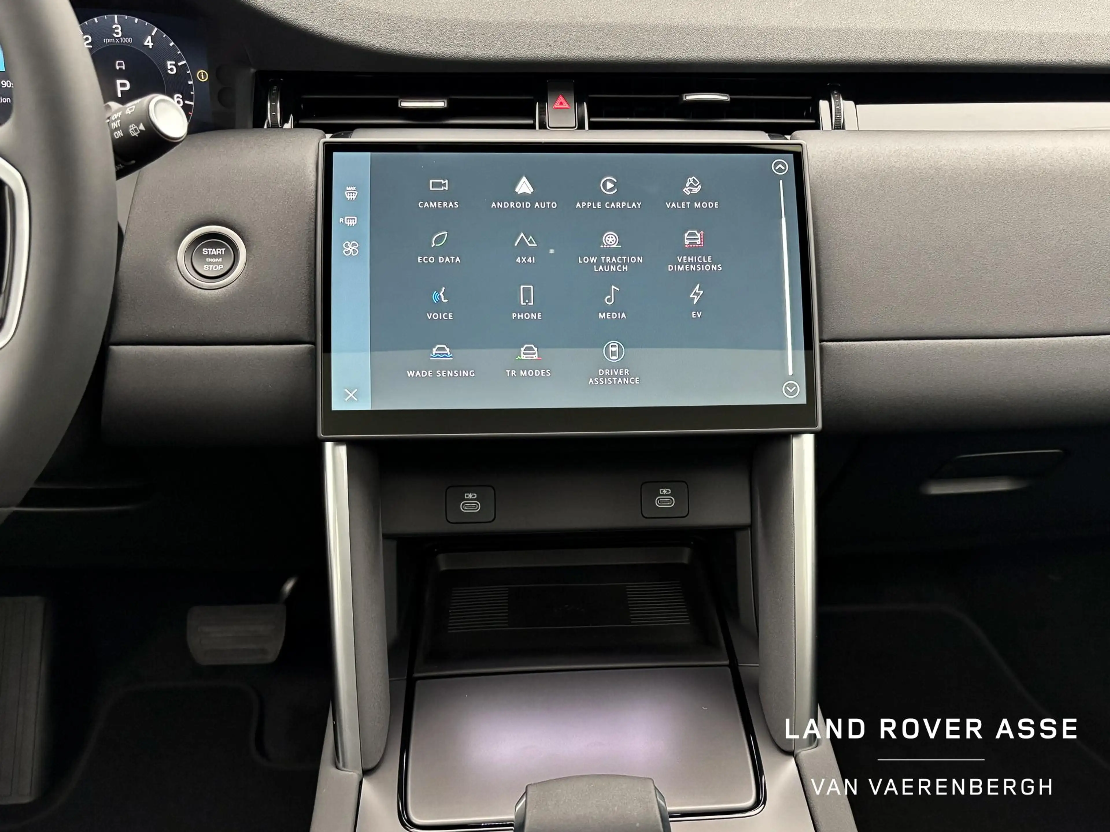 Land Rover Discovery Sport P270e S AWD — photo 14