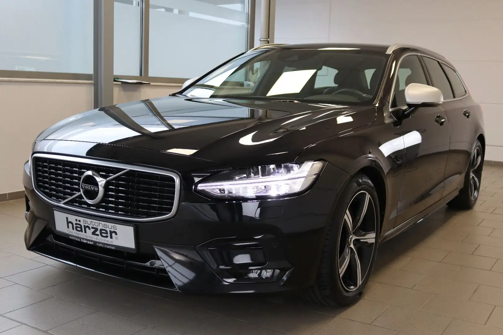 Volvo V90 D5 R Design AWD *LED*NAV*Standhz*Sitzklima* Schwarz - 2