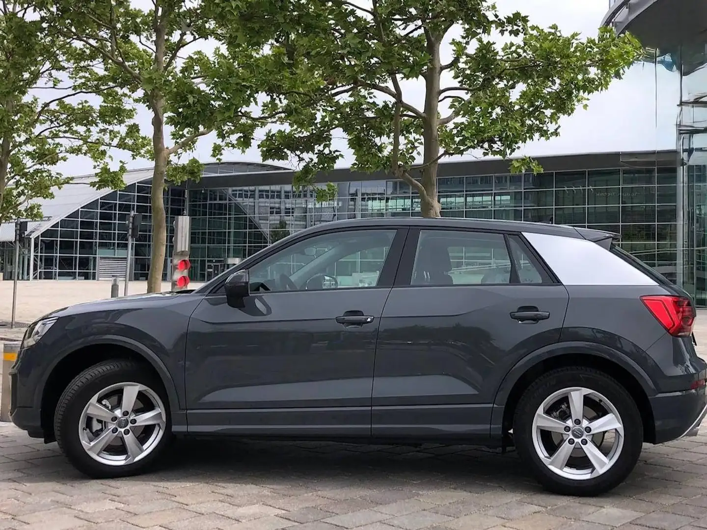 Audi Q2 Q2 30 TFSI Sport S-tronic Sport Grau - 1