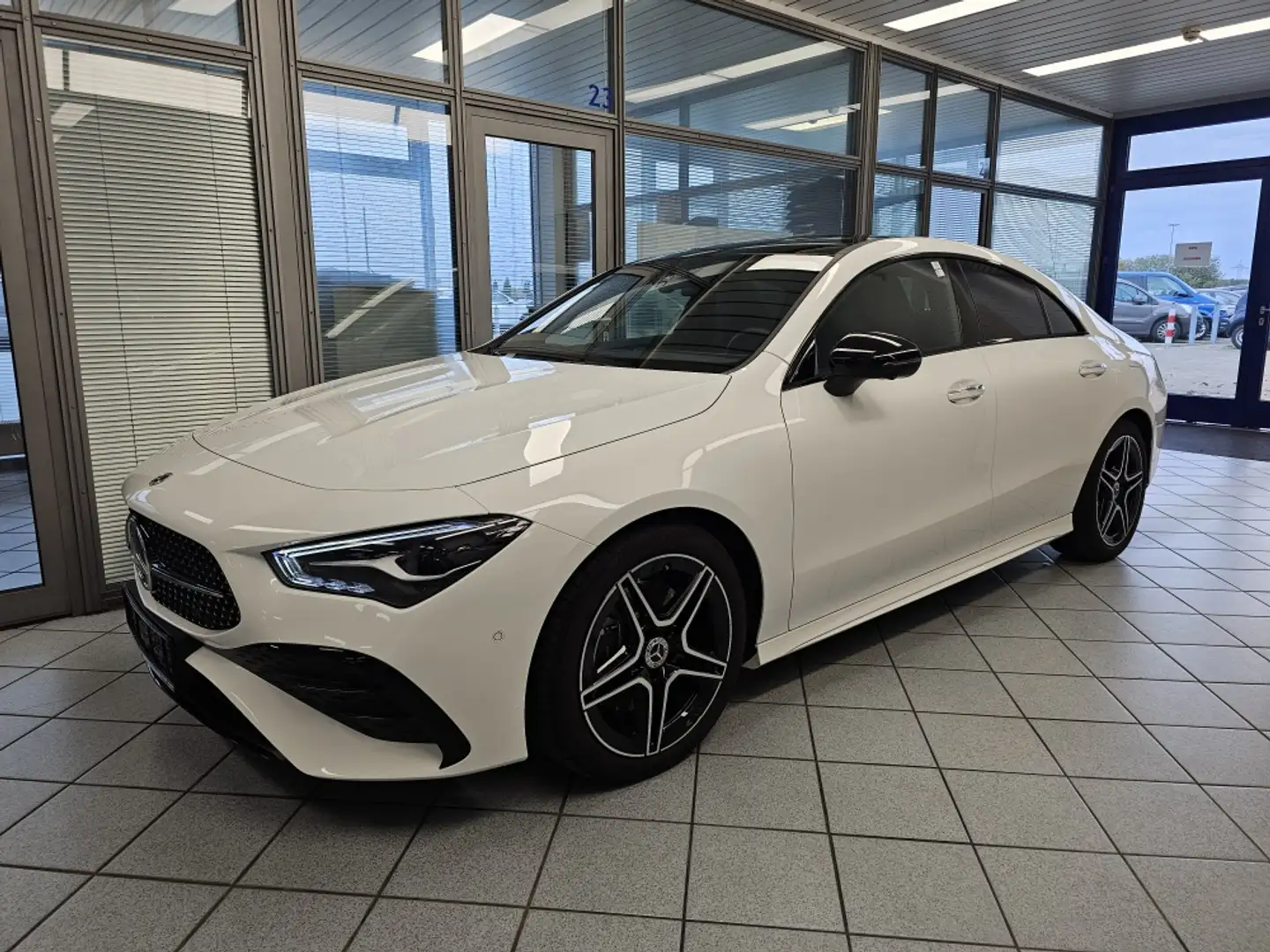 Mercedes-Benz CLA 220 Edition AMG 4M, Pano-SD,Kamera360°,LED Weiß - 2