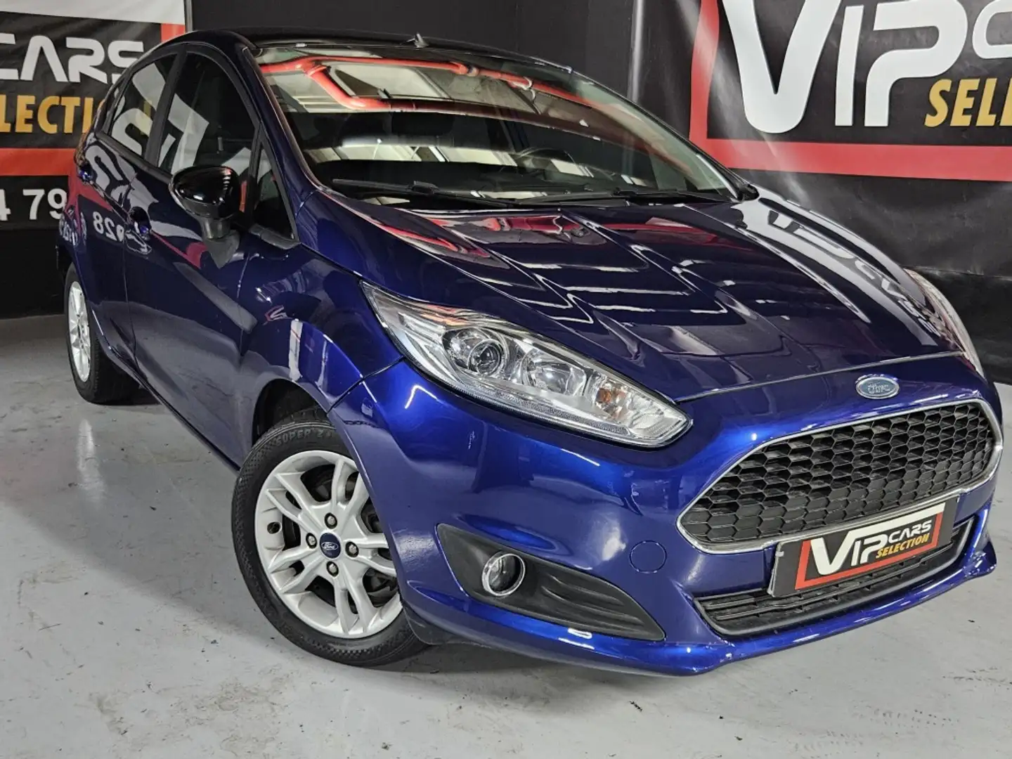 Ford Fiesta Pequeño Manual de 5 Puertas Azul - 2