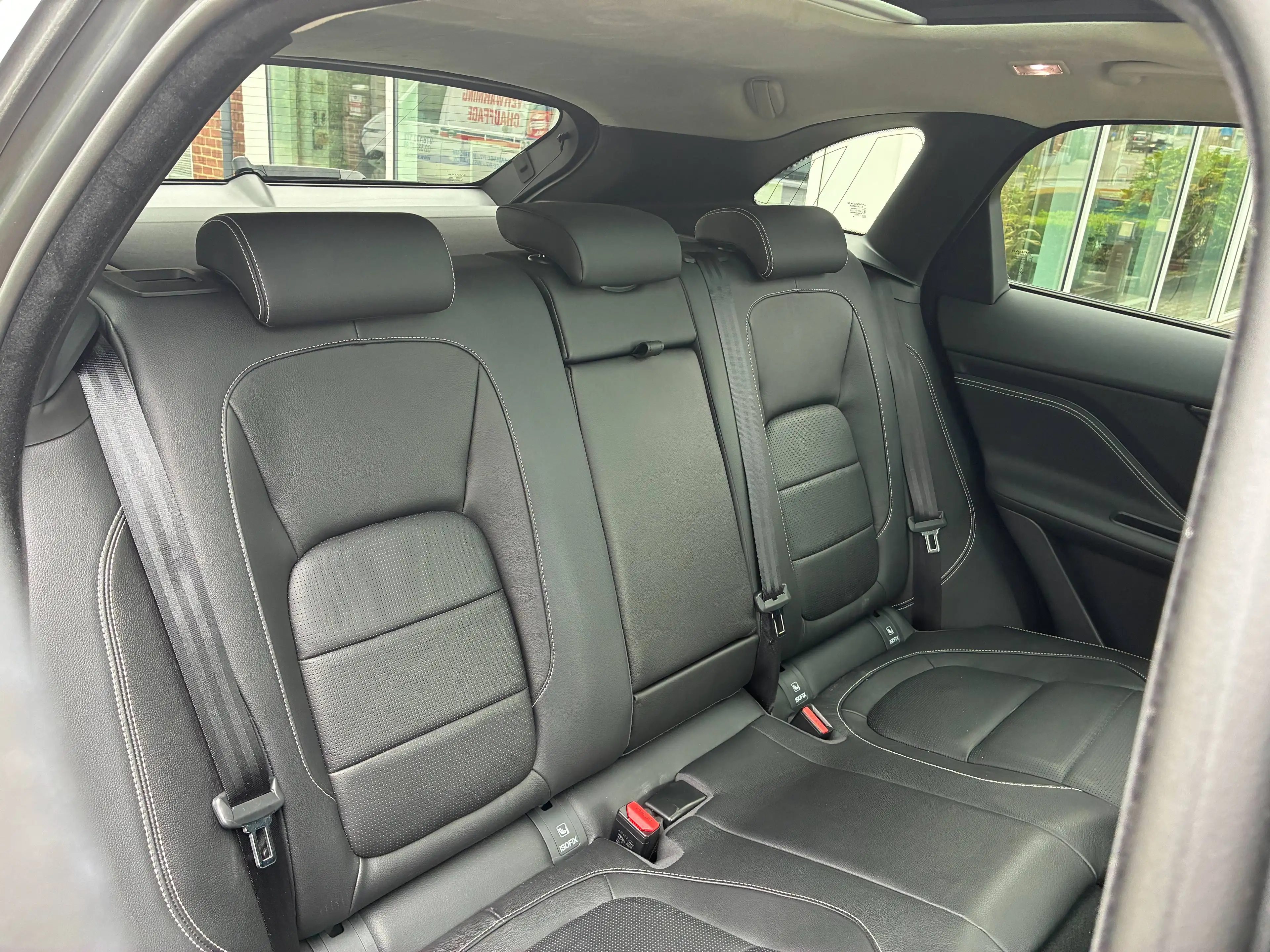 Jaguar F-Pace F-Pace 2.0 T AWD R-Sport 250  80420km !! — photo 8