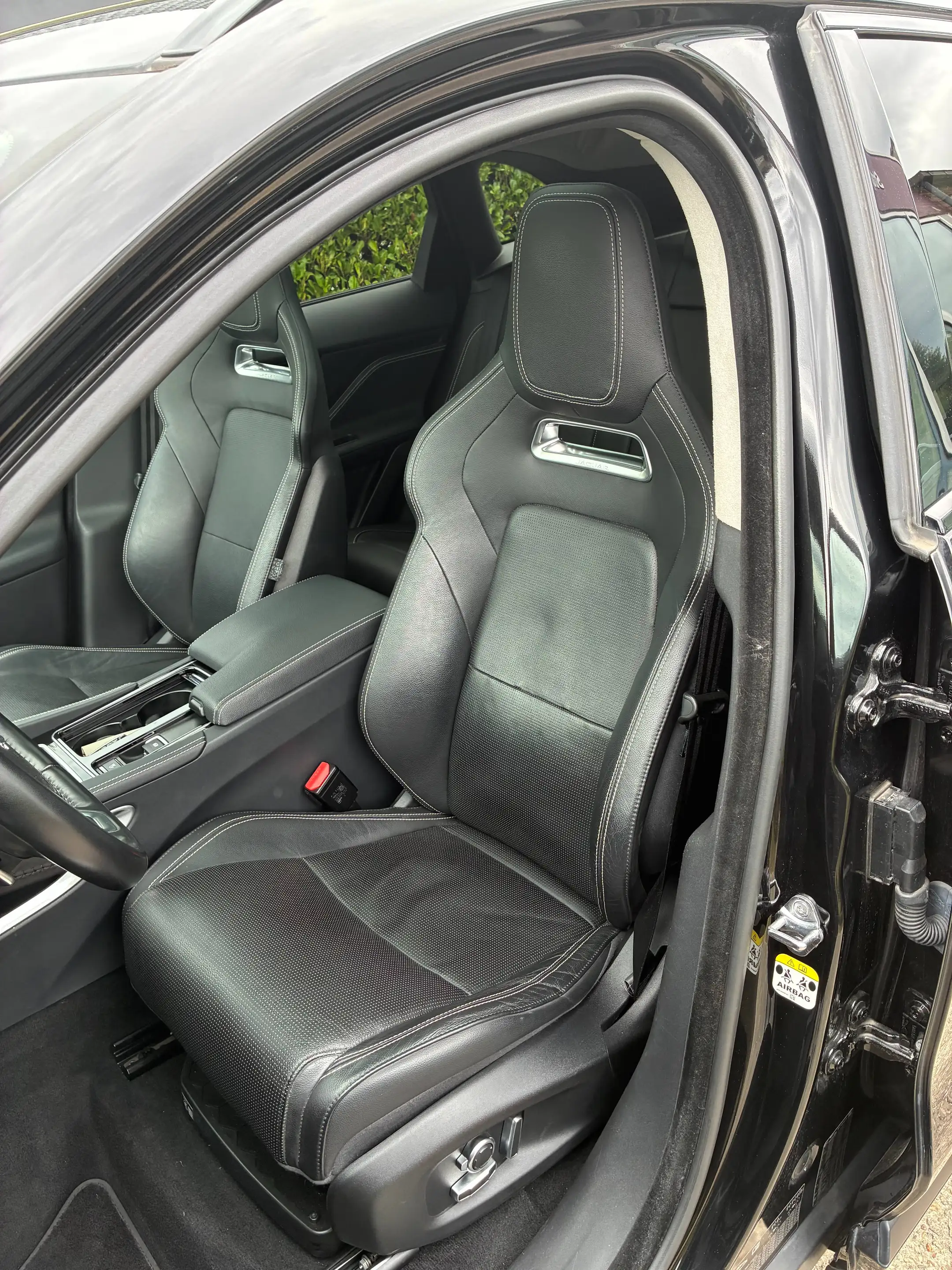 Jaguar F-Pace F-Pace 2.0 T AWD R-Sport 250  80420km !! — photo 12