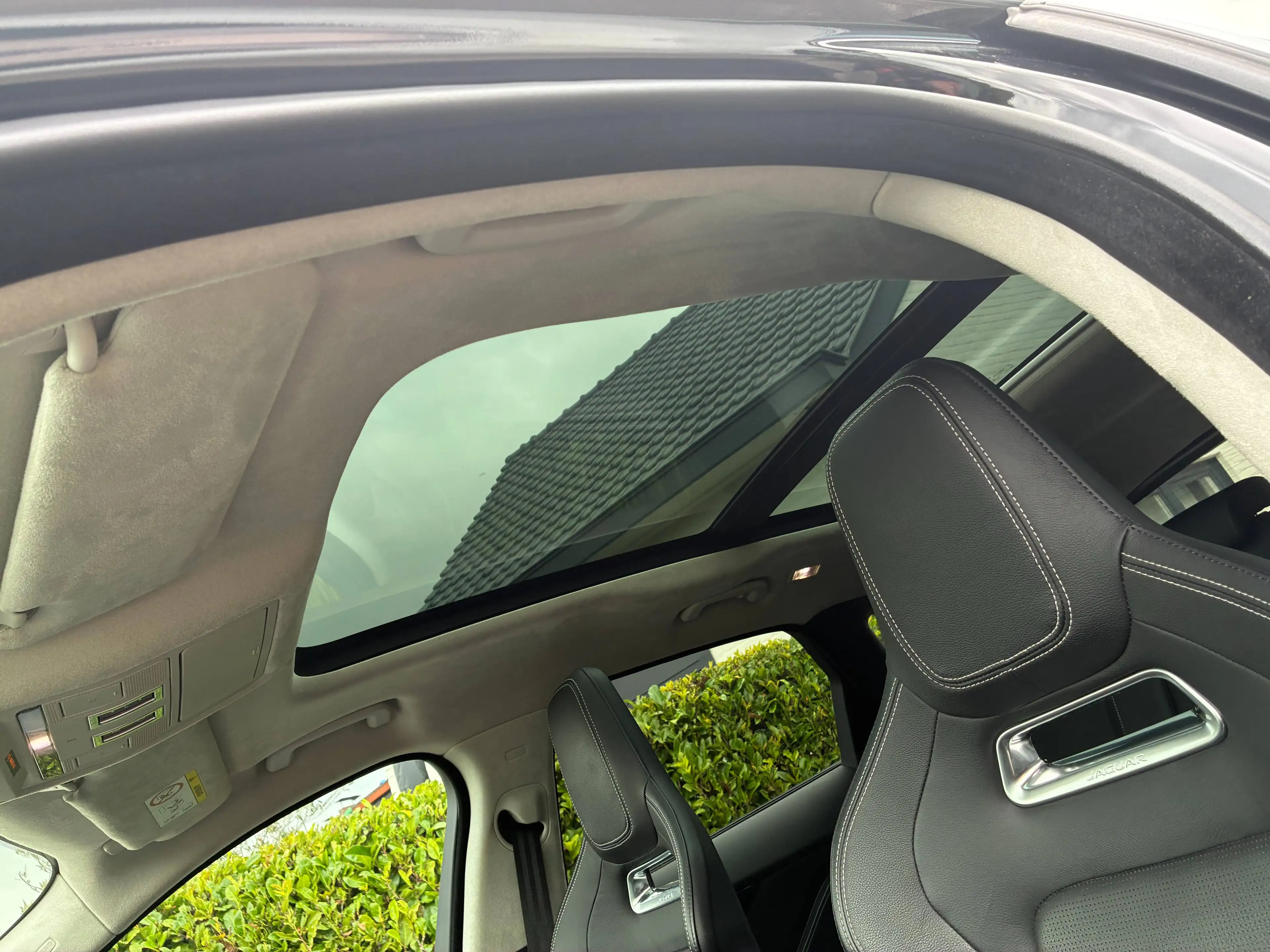 Jaguar F-Pace F-Pace 2.0 T AWD R-Sport 250  80420km !! — photo 14