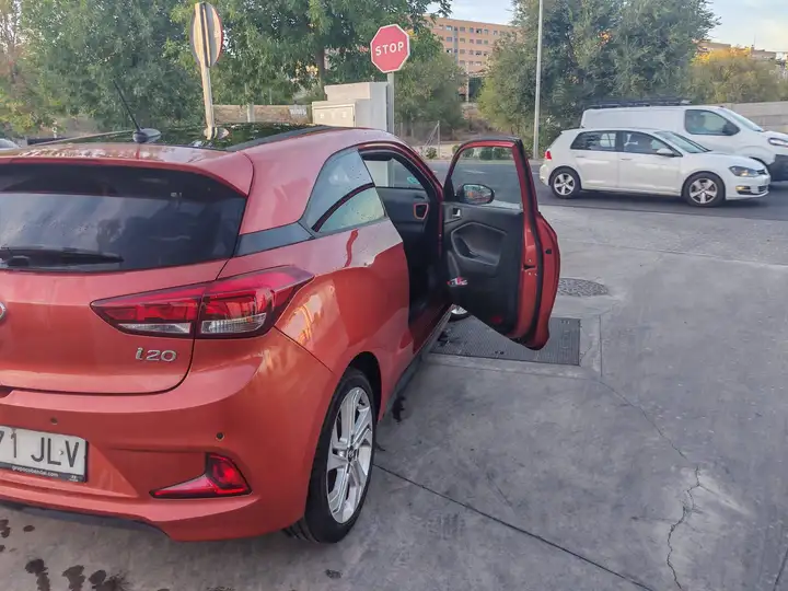 Hyundai i20 COUPÉ 1.0 TGDI BD Style / Style Orange 2016, foto 2