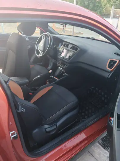 Hyundai i20 COUPÉ 1.0 TGDI BD Style / Style Orange 2016, foto 12