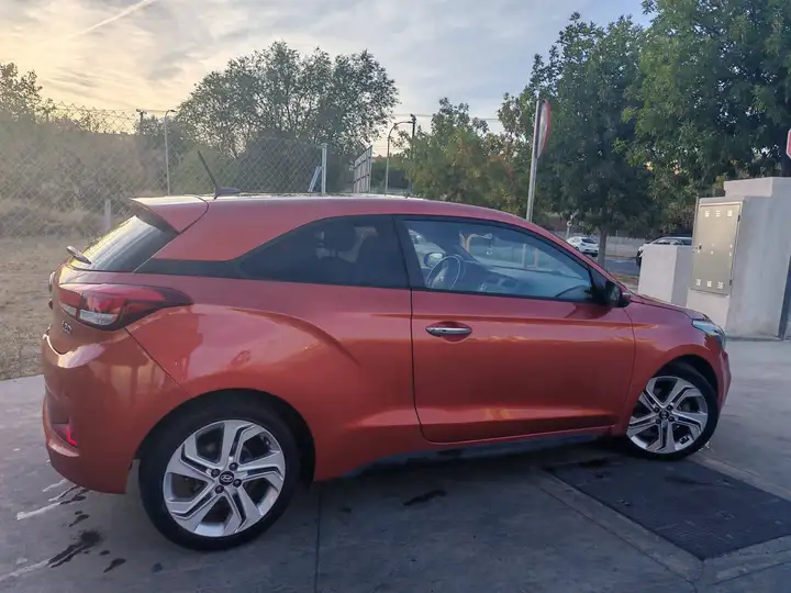 Hyundai i20 COUPÉ 1.0 TGDI BD Style / Style Orange 2016, foto 4