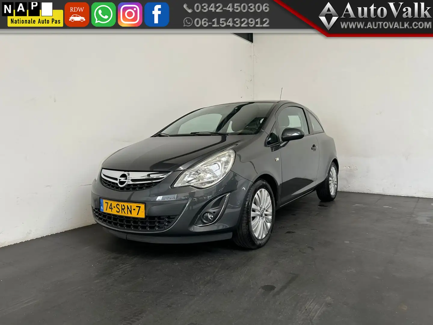 Opel Corsa 1.4-16V Cosmo Grijs - 1
