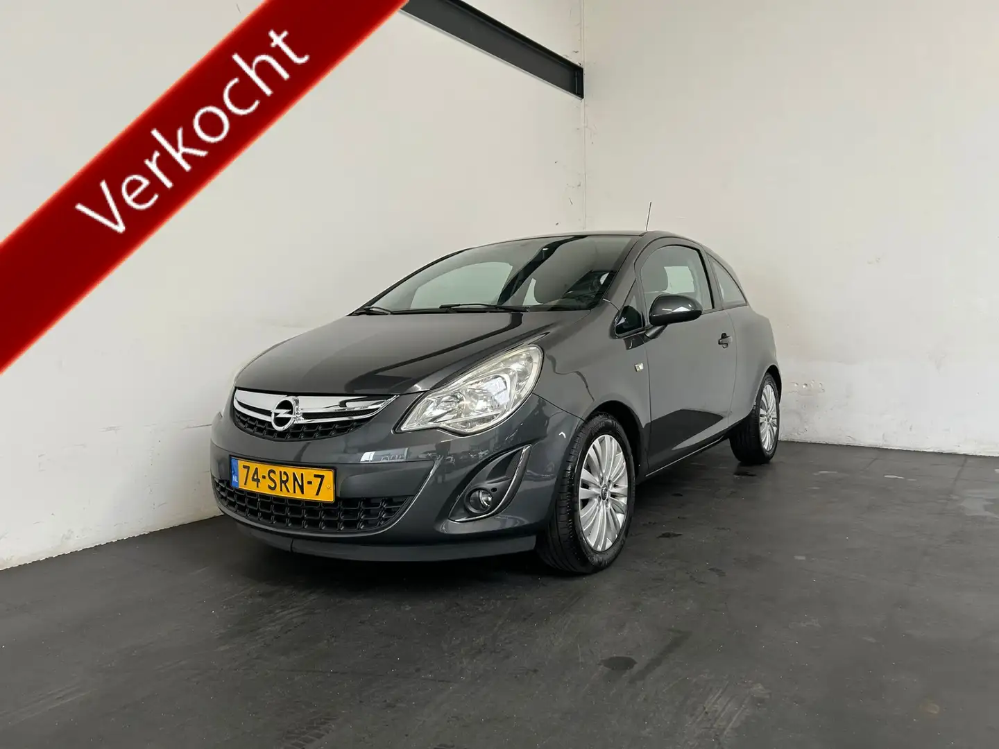 Opel Corsa 1.4-16V Cosmo Grau - 1