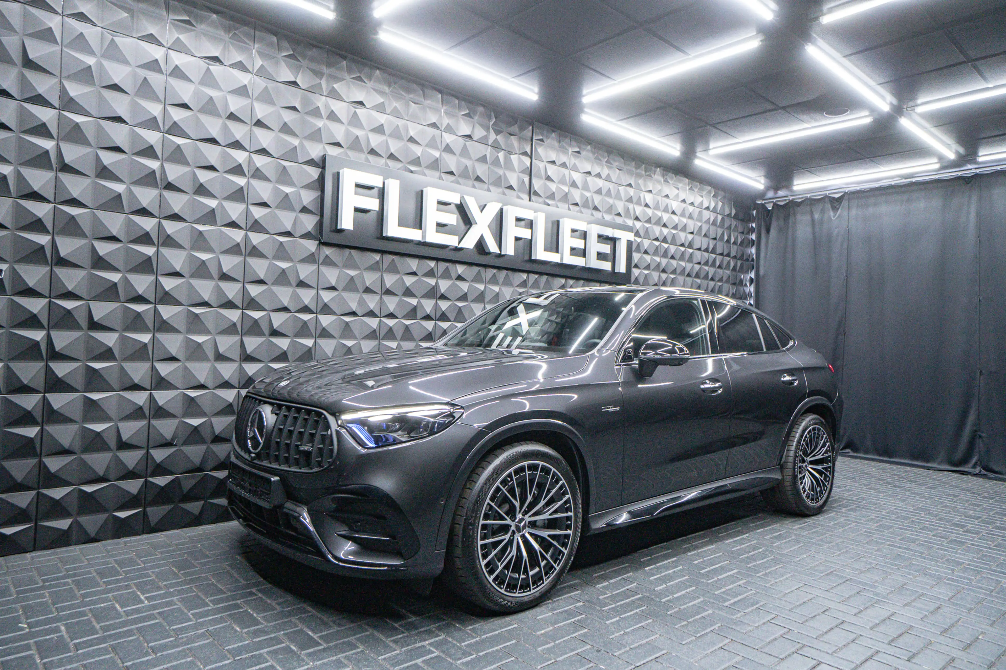 Mercedes-Benz GLC 43 AMG Sondermodell AMG 4Matic — photo 2