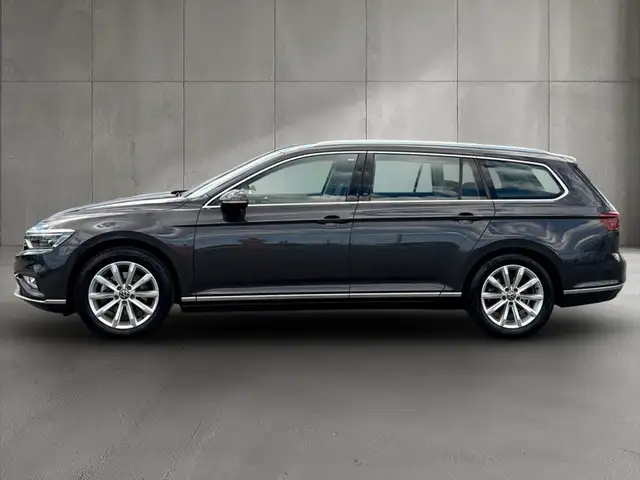 Volkswagen Passat view 3