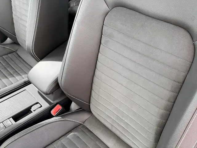 Volkswagen Passat view 8
