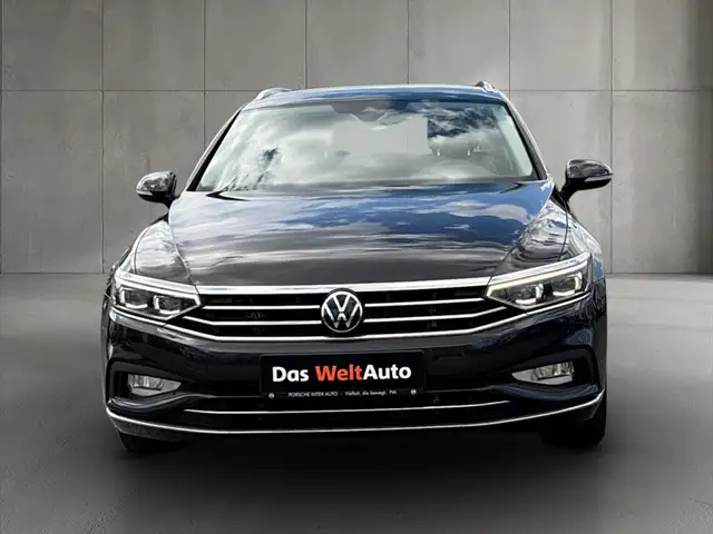 Volkswagen Passat view 2