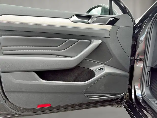 Volkswagen Passat view 15