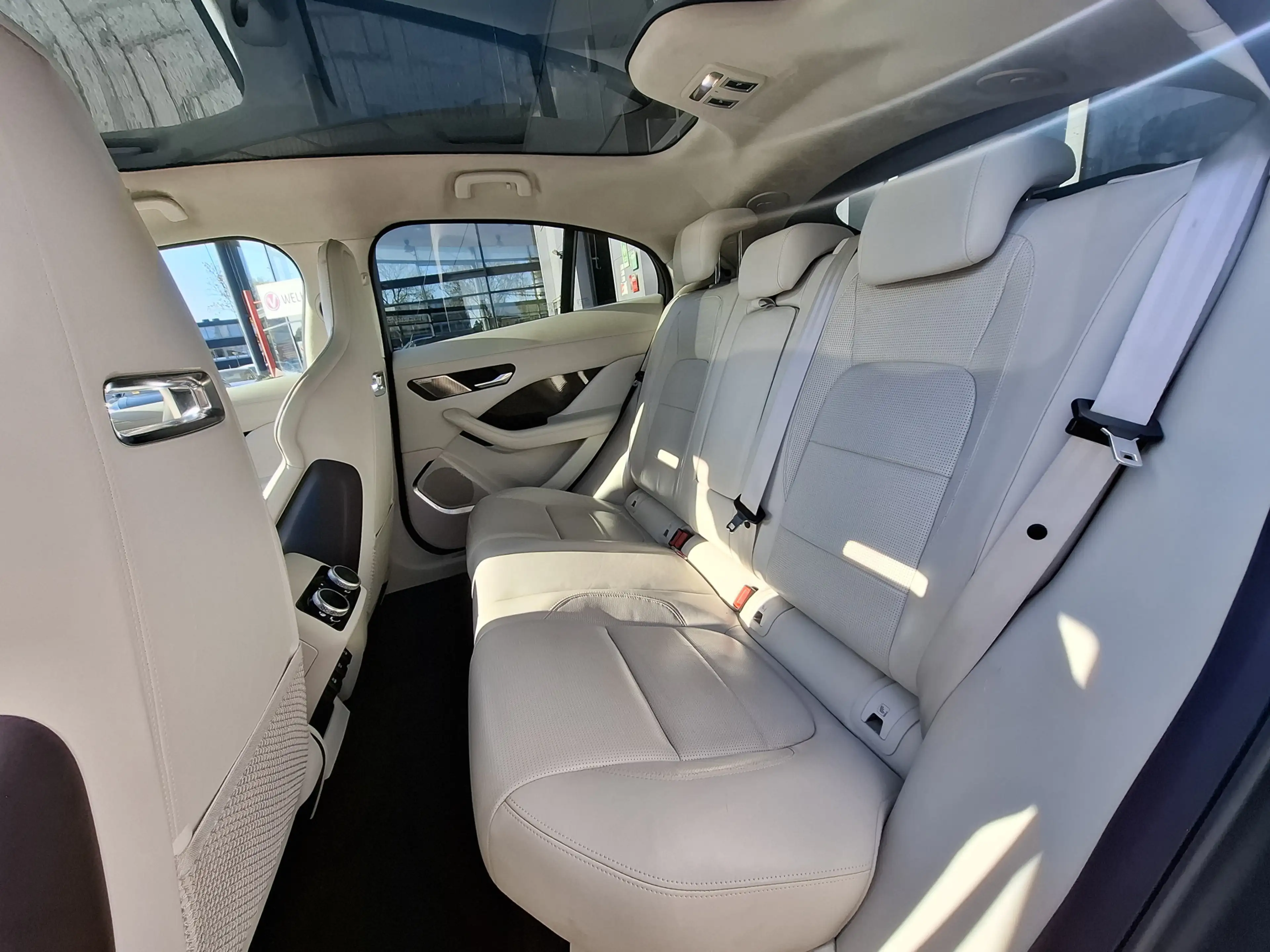 Jaguar I-Pace EV400 First Edition 90 kWh | SoH 89,9% | Navigatie — photo 16