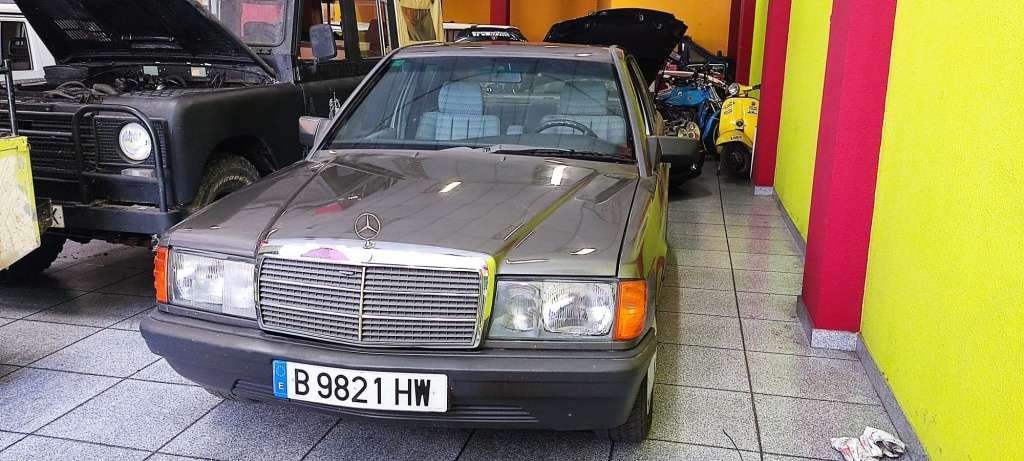 Mercedes-Benz 190 190D 2.5 - foto 1
