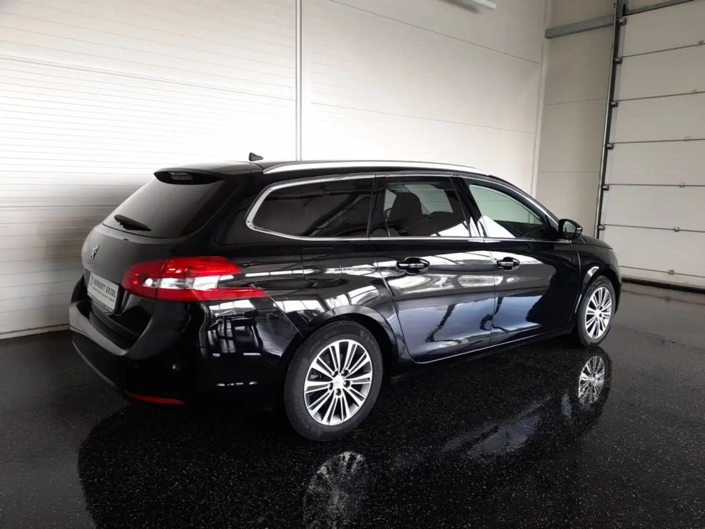 Peugeot 308 SW ALLURE BlueHDi 130 Aut. *LED / NAVI / AHV / VIRTUELL / SPORTSITZE / TEMPOMAT / SITZHEIZUNG / TOTWINKELWARNER* Schwarz - 2