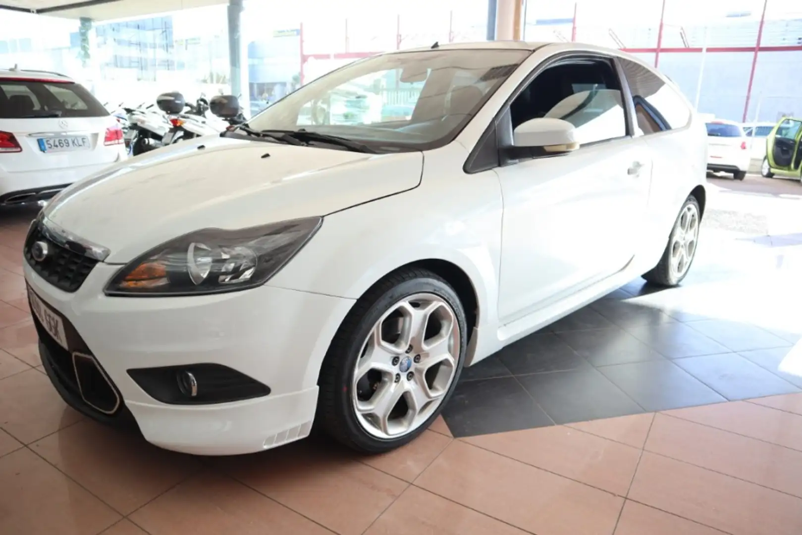 Ford Focus 1.8TDCi Trend Blanco - 1