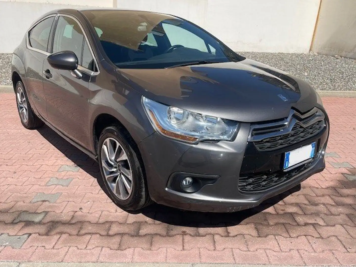 DS Automobiles DS 4 DS4 1.6 bluehdi Chic s siva - 2