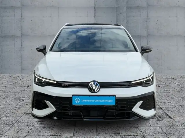 Volkswagen Golf view 3