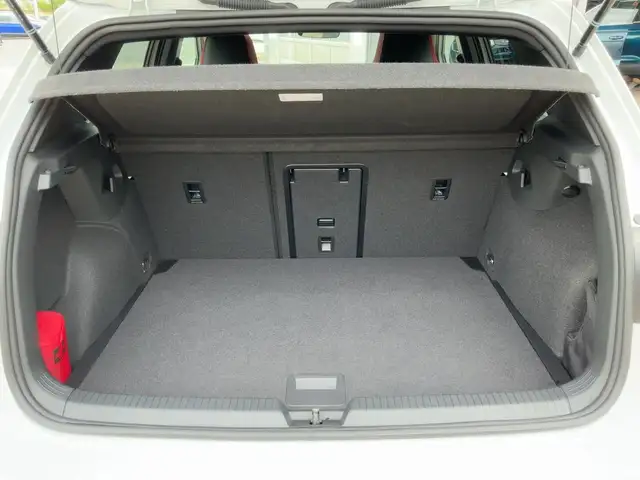 Volkswagen Golf view 14
