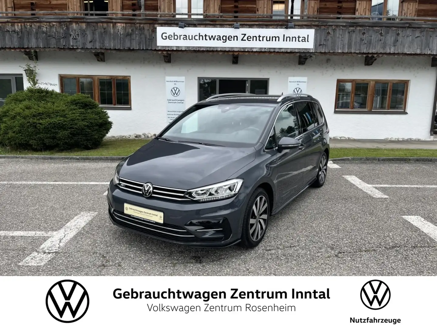 Volkswagen Touran 7-Sitzer 1,5 TSI DSG Highline (LED+RearView+Navi) Grau - 1