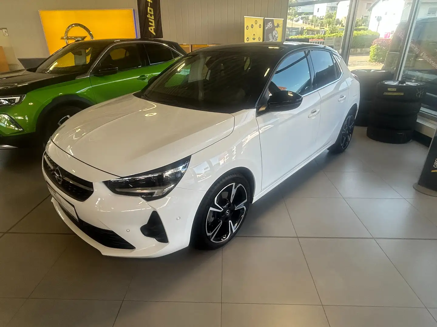 Opel Corsa F Ultimate Navi,LED-Matrix,Alcantara,SHZ,Kamera! Blanc - 1