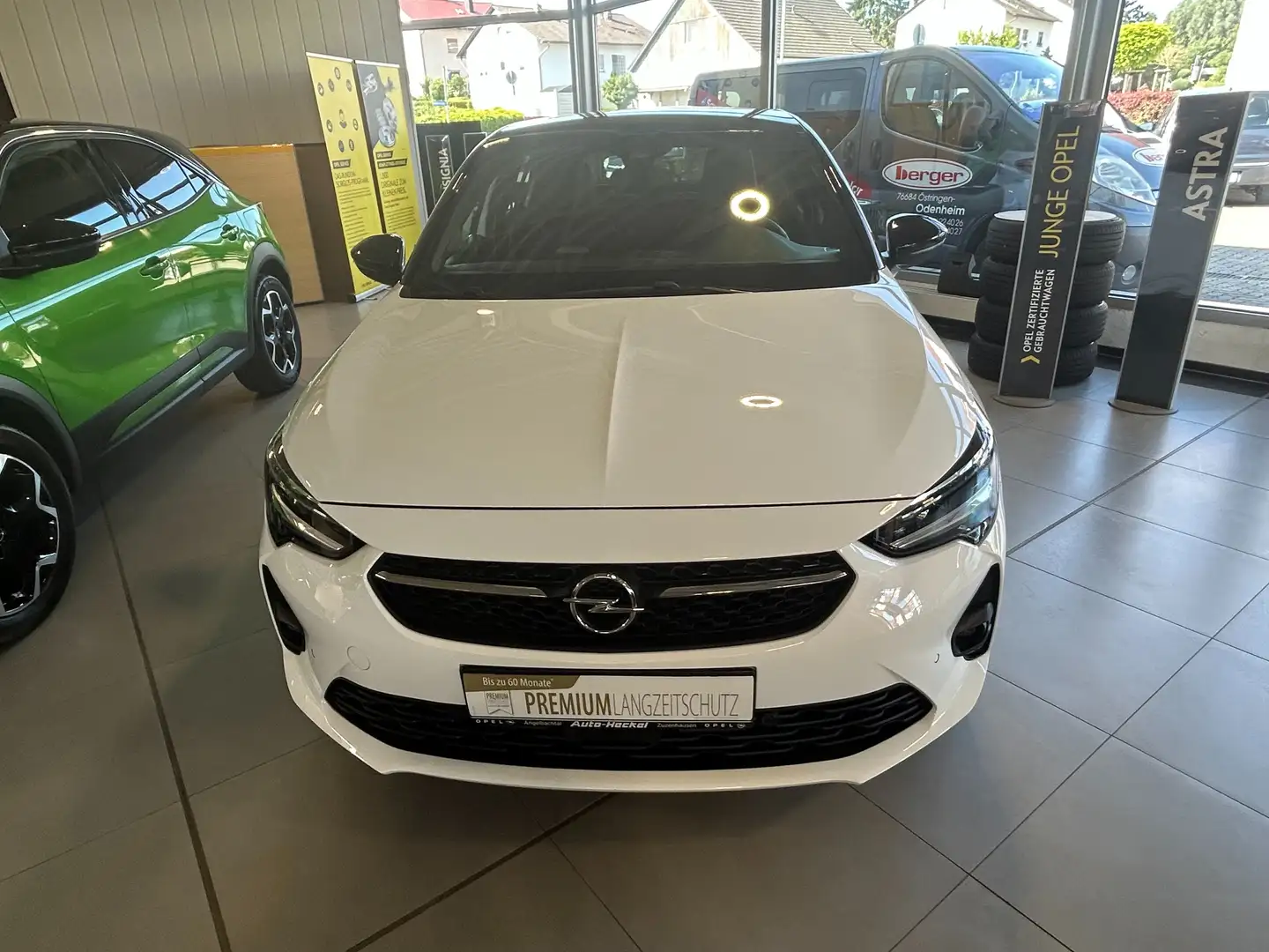 Opel Corsa F Ultimate Navi,LED-Matrix,Alcantara,SHZ,Kamera! Blanc - 2