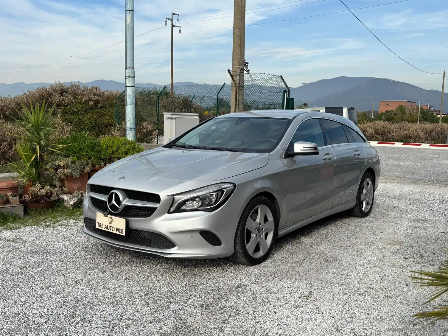 Mercedes-Benz CLA 220 CLA 220 d S.W. 4Matic Aut. Executive Argent - 1