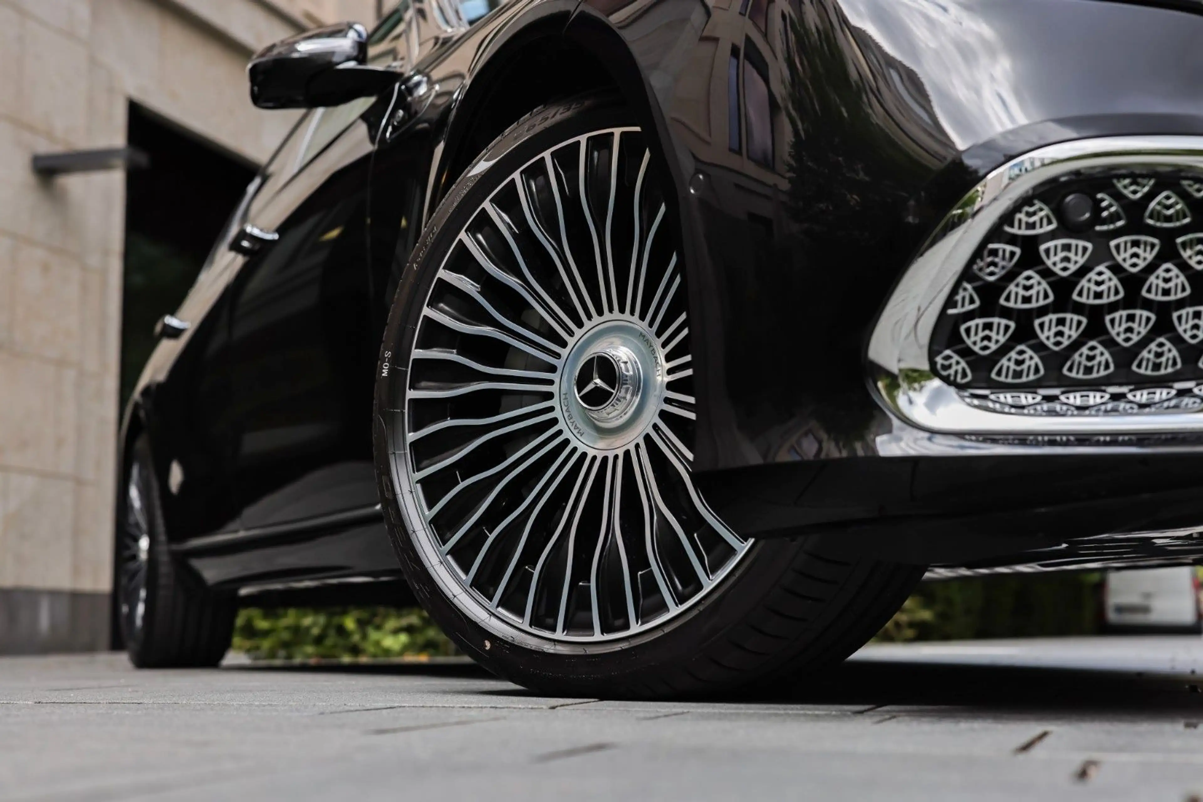 Mercedes-Benz S 580 Maybach 4Matic | 4D | TV | 2027 | 4 SEATS — photo 9