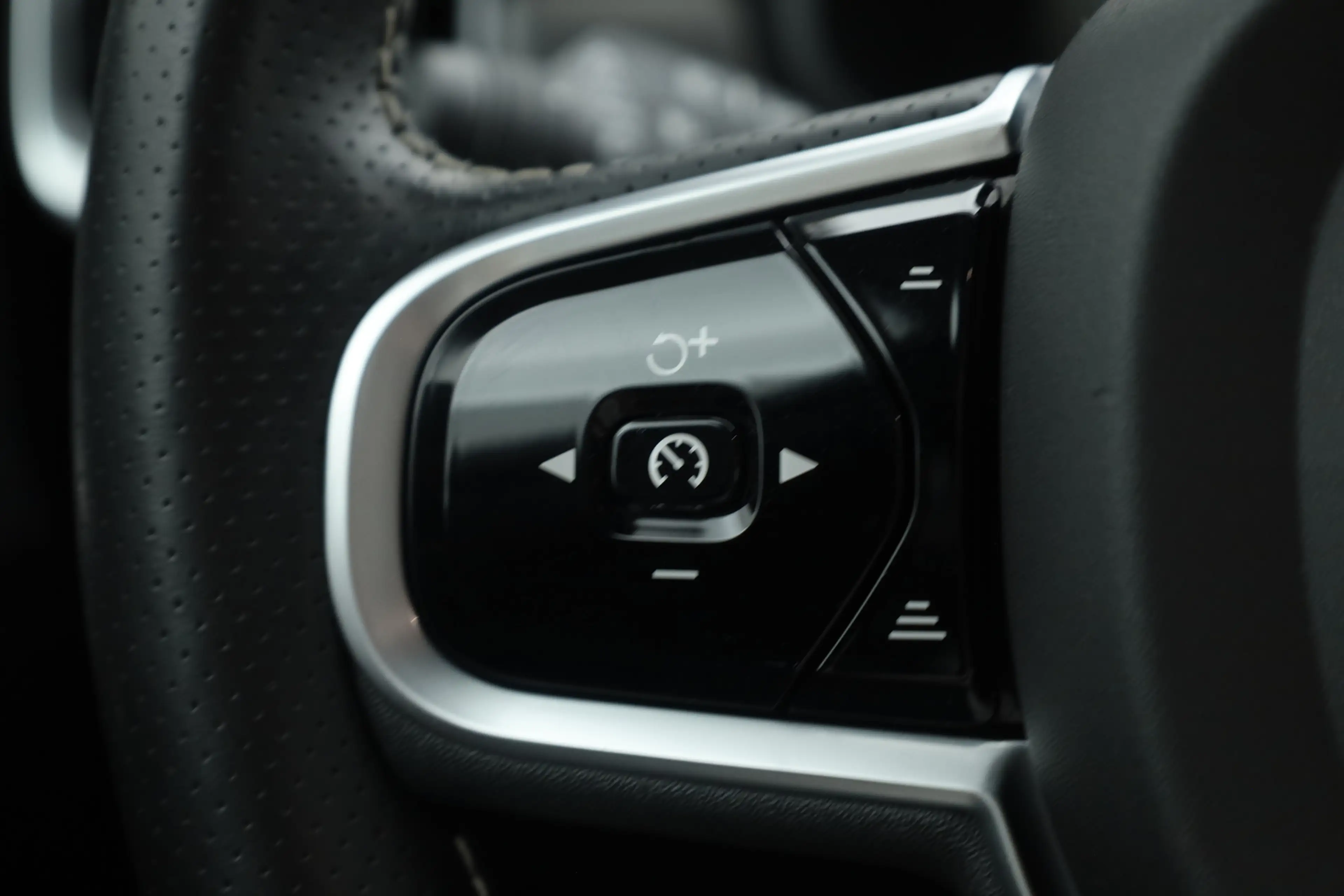 Volvo V90 2.0 T5 R-Design Polestar | Rijklaar | Bowers & Wil — photo 9