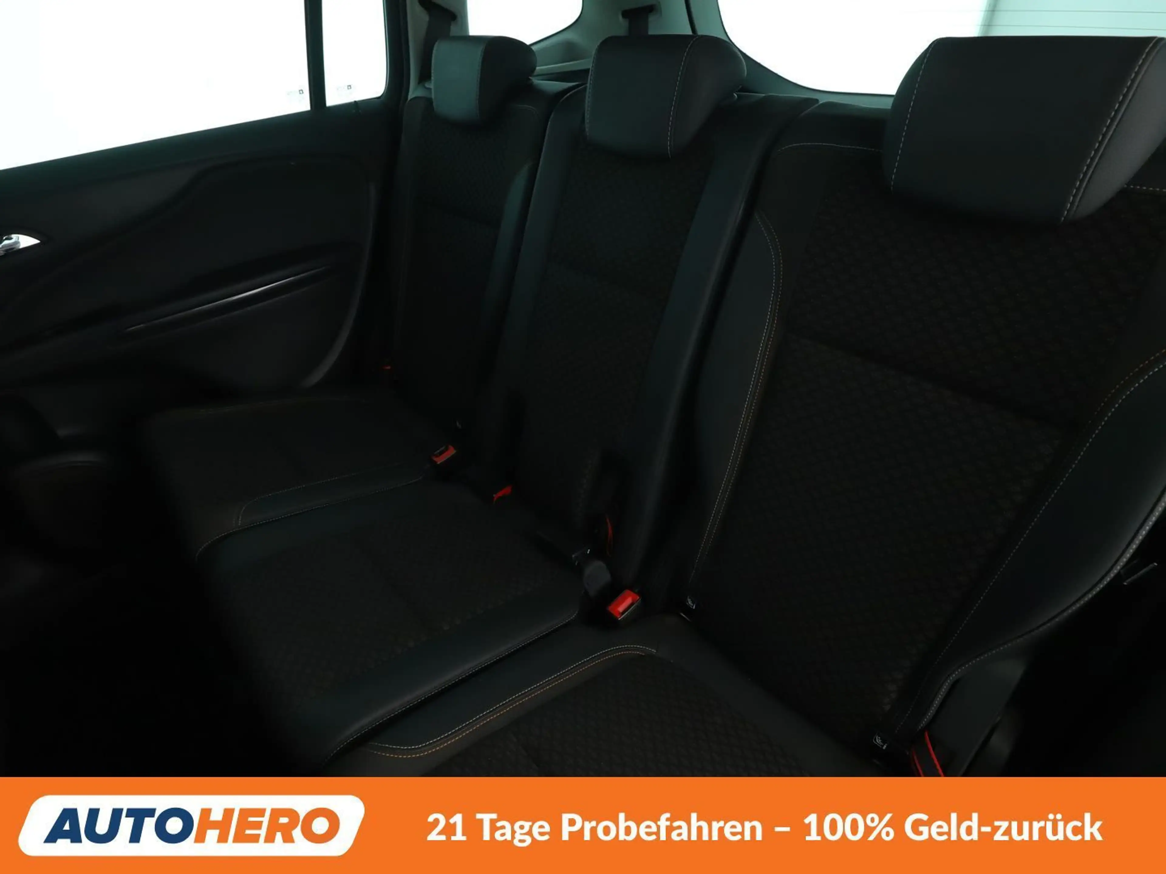 Opel Zafira Tourer 1.6 SIDI Turbo Innovation Aut.*NAVI*PDC*BiLED* — photo 14