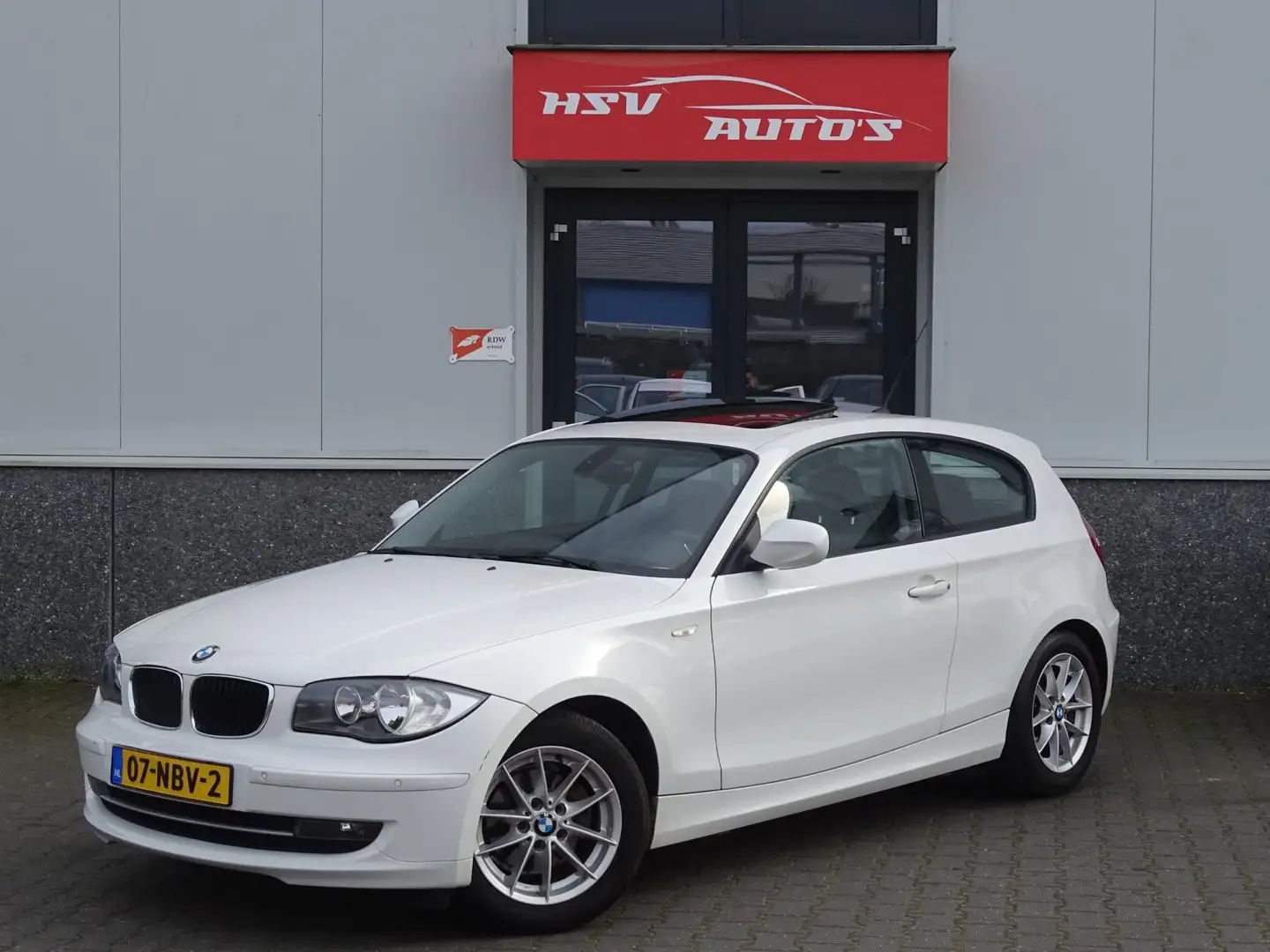 BMW 116 1-serie 116i Business Line airco automaat navi org Wit - 1