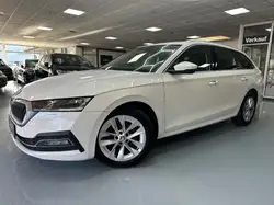 Skoda Octavia Combi 2.0 TDI/ Pano/ Virtual/ LED - fotografija vozila