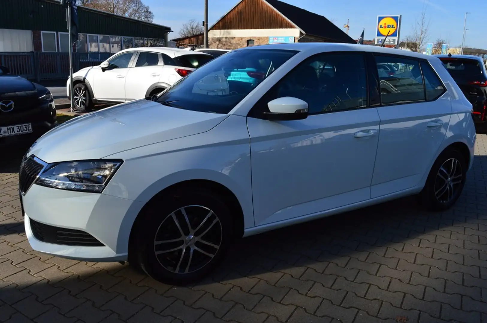 Skoda Fabia 1.0 MPI Cool Plus, Klimaanlage, Sitzheizung Weiß - 1
