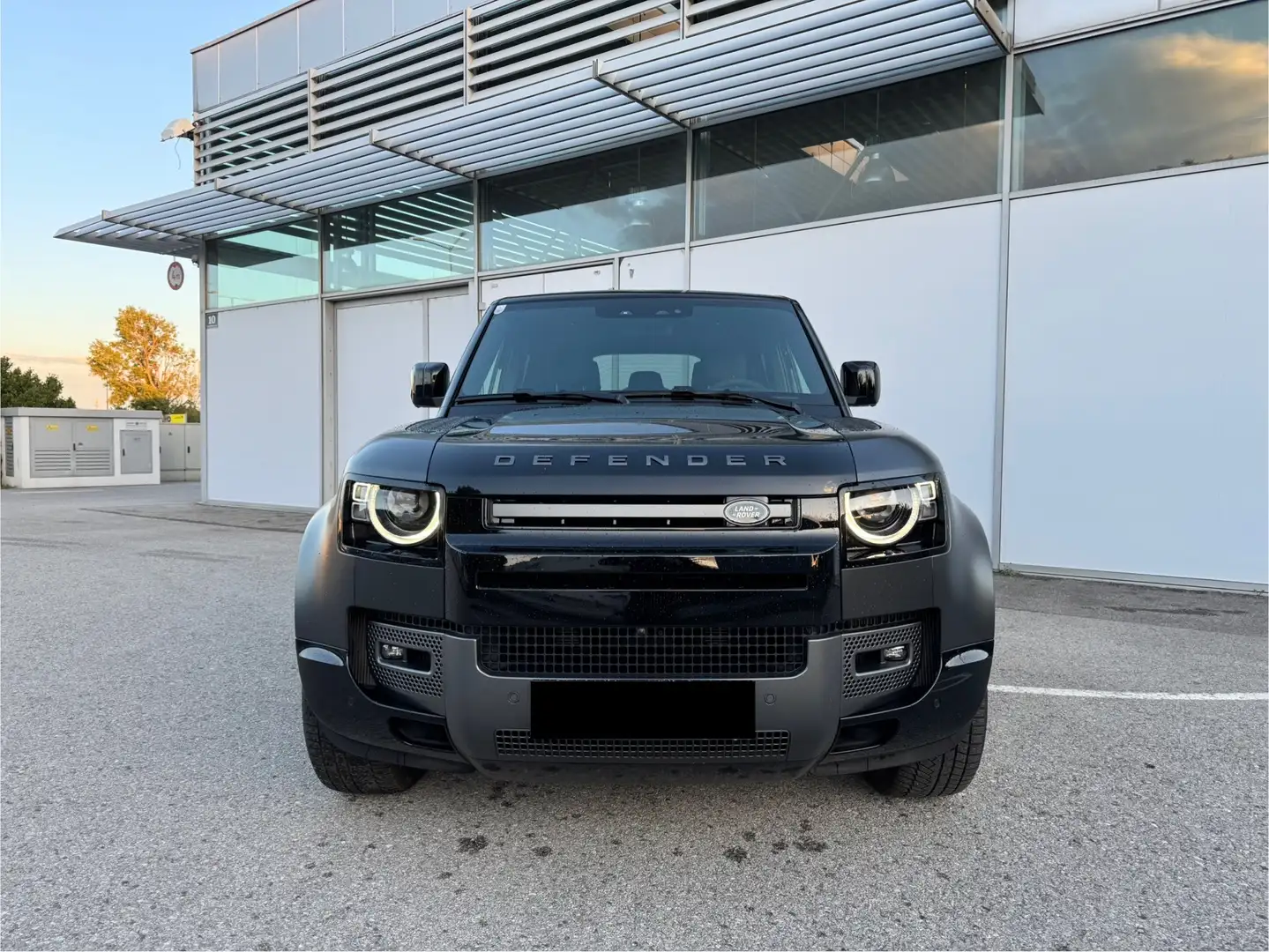 Land Rover Defender 110 Carpathian Edition P525 AWD - netto 85.000€ Grau - 2