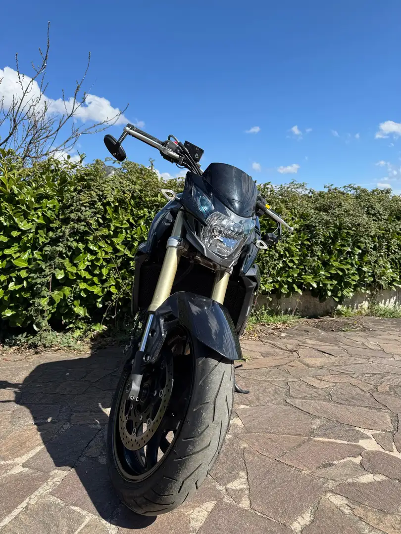 Suzuki GSR 750 - 2