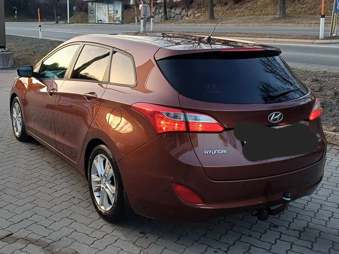 Hyundai i30 i30 CW 1,4 CRDi Europe Plus DPF Europe Plus Braun - 1