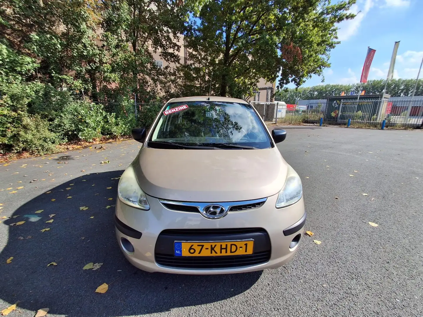 Hyundai i10 1.1 Active Cool LET OP MOTOR ROOKT IETS Beige - 2