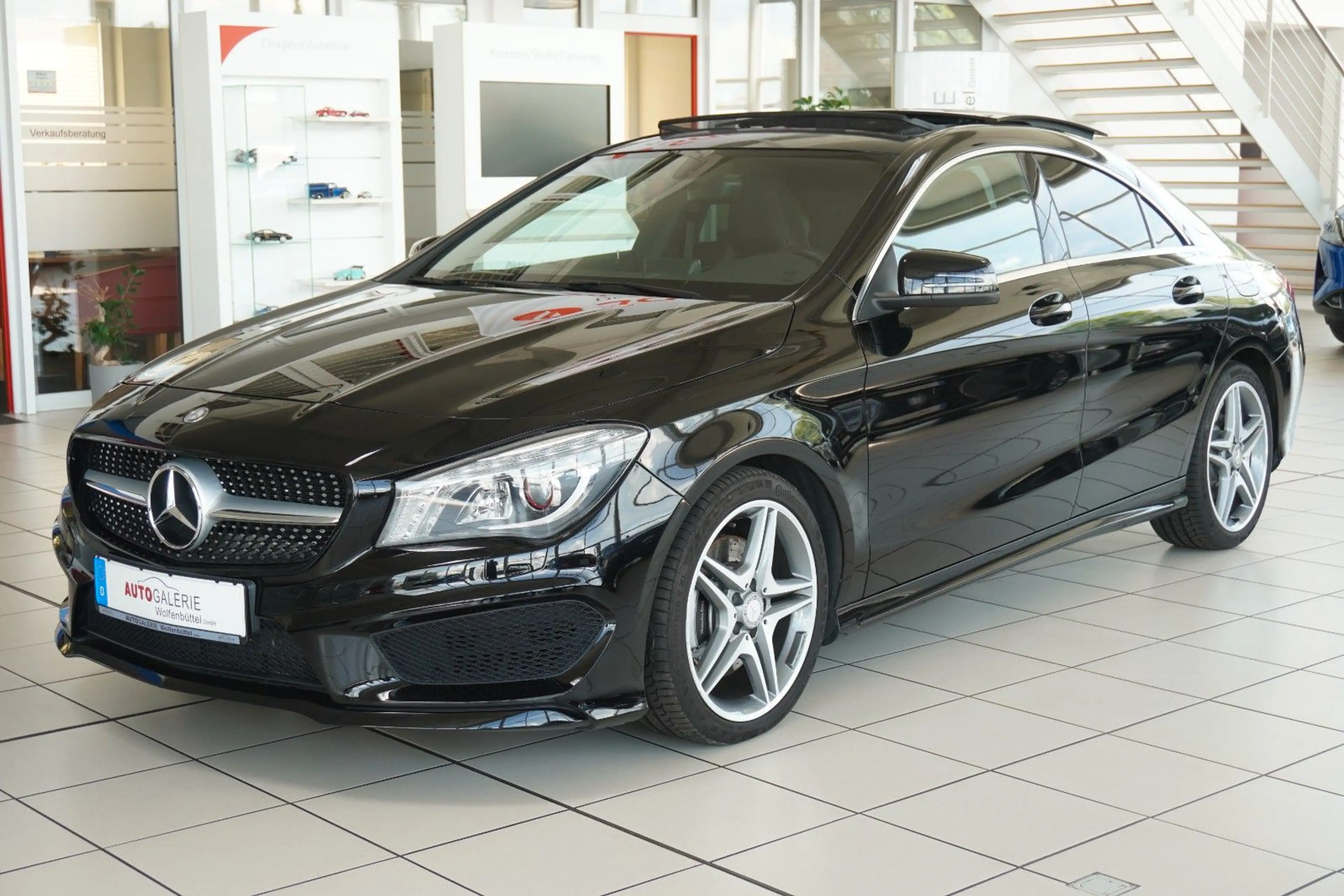 Mercedes-Benz CLA 220 CDI AMG Line  Pano Xenon Standhzg. — photo 2