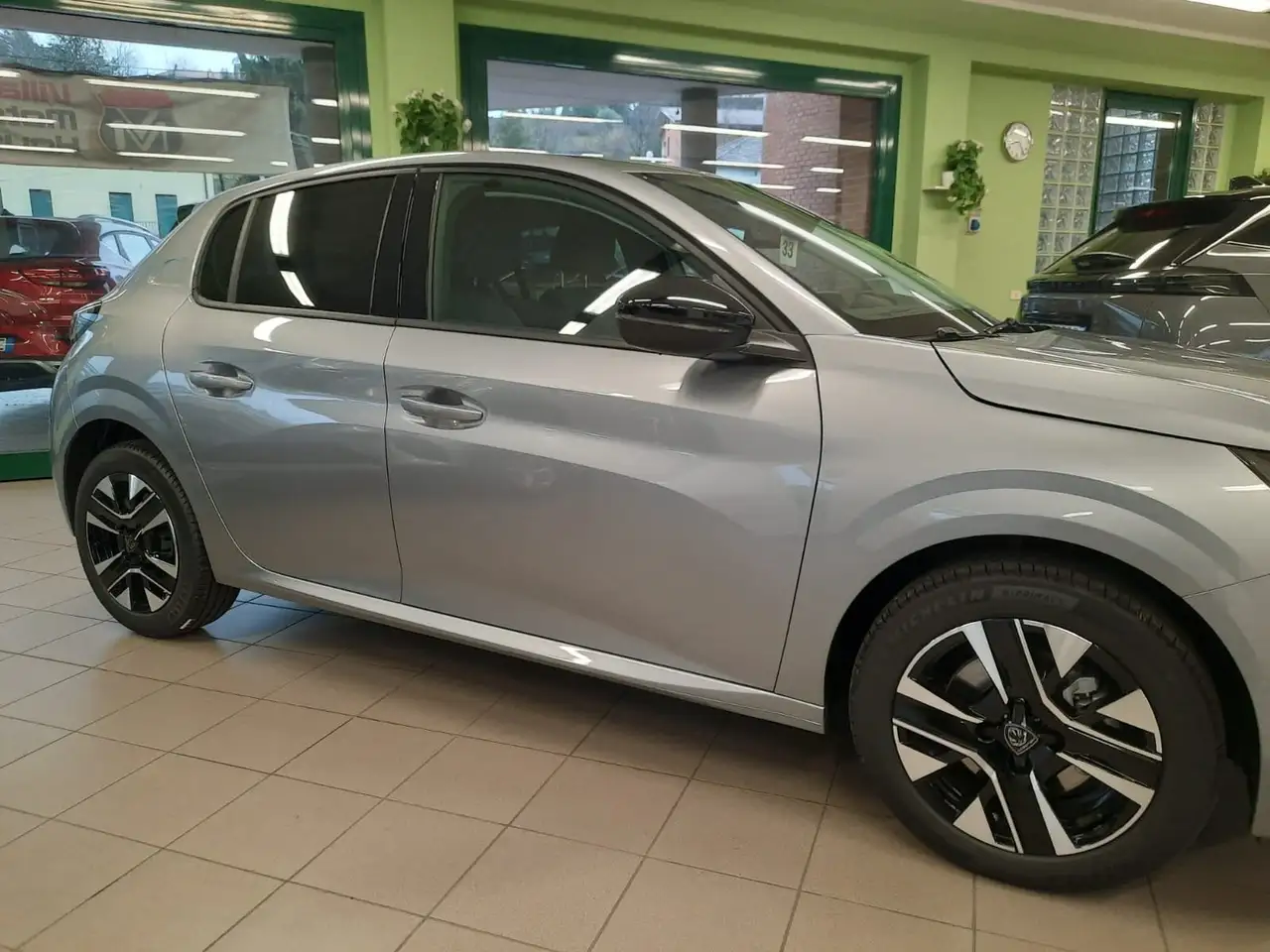 Peugeot 208 1.2 hybrid Allure 110cv e-dcs 6 5