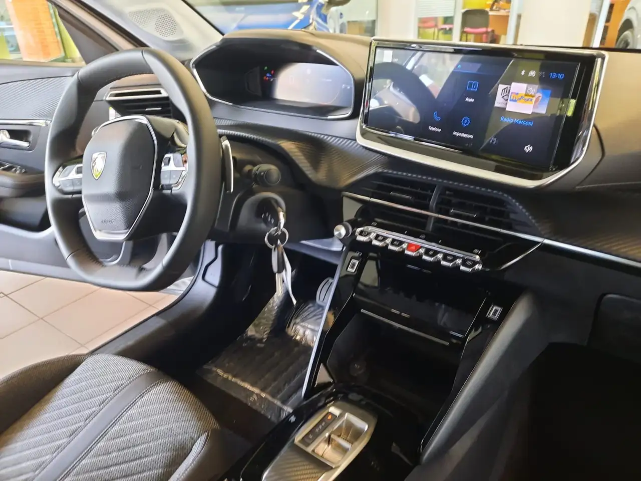 Peugeot 208 1.2 hybrid Allure 110cv e-dcs 6 11