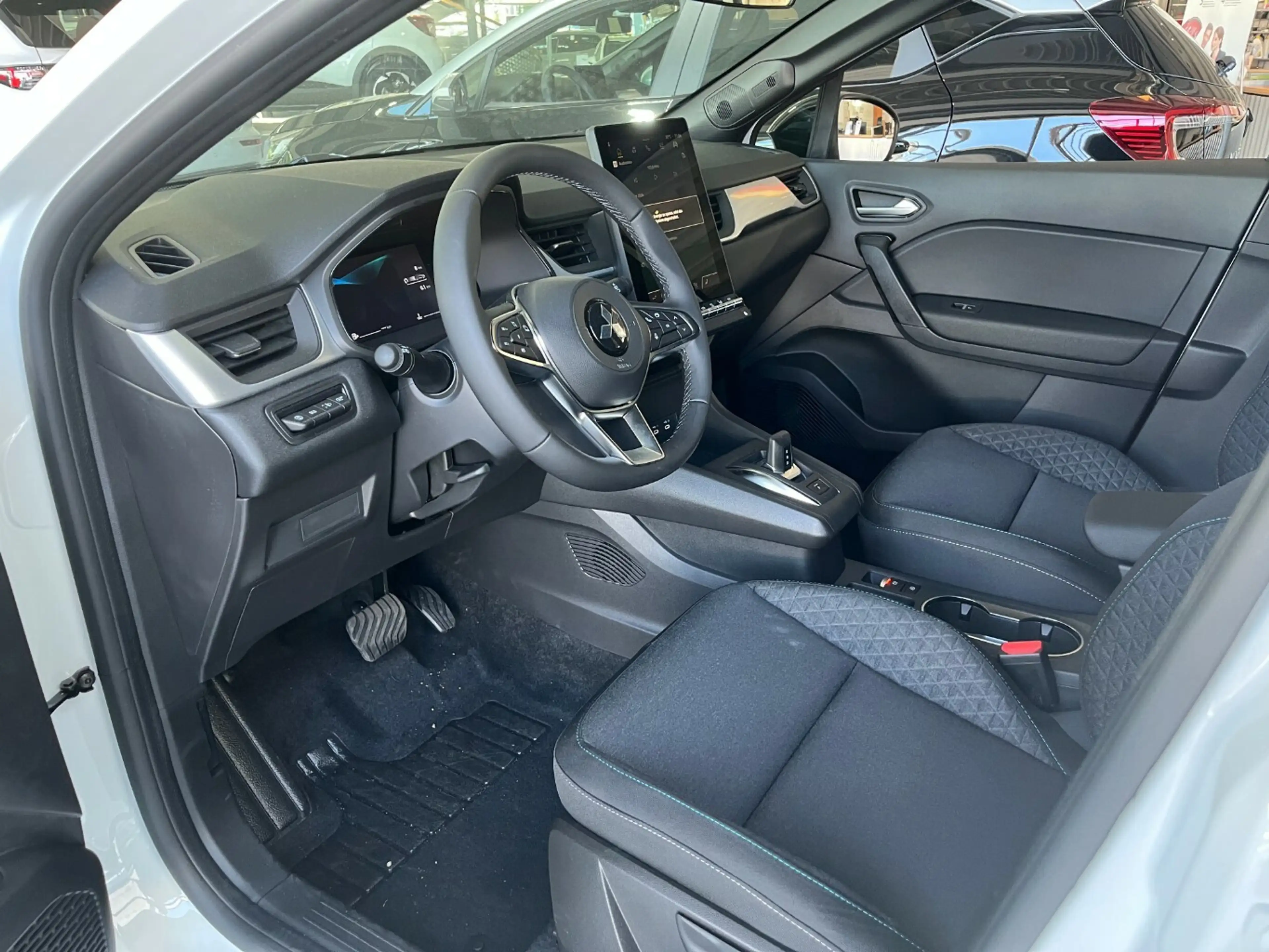 Mitsubishi Grandis 1.3 MHEV Diamant PLUS — photo 9