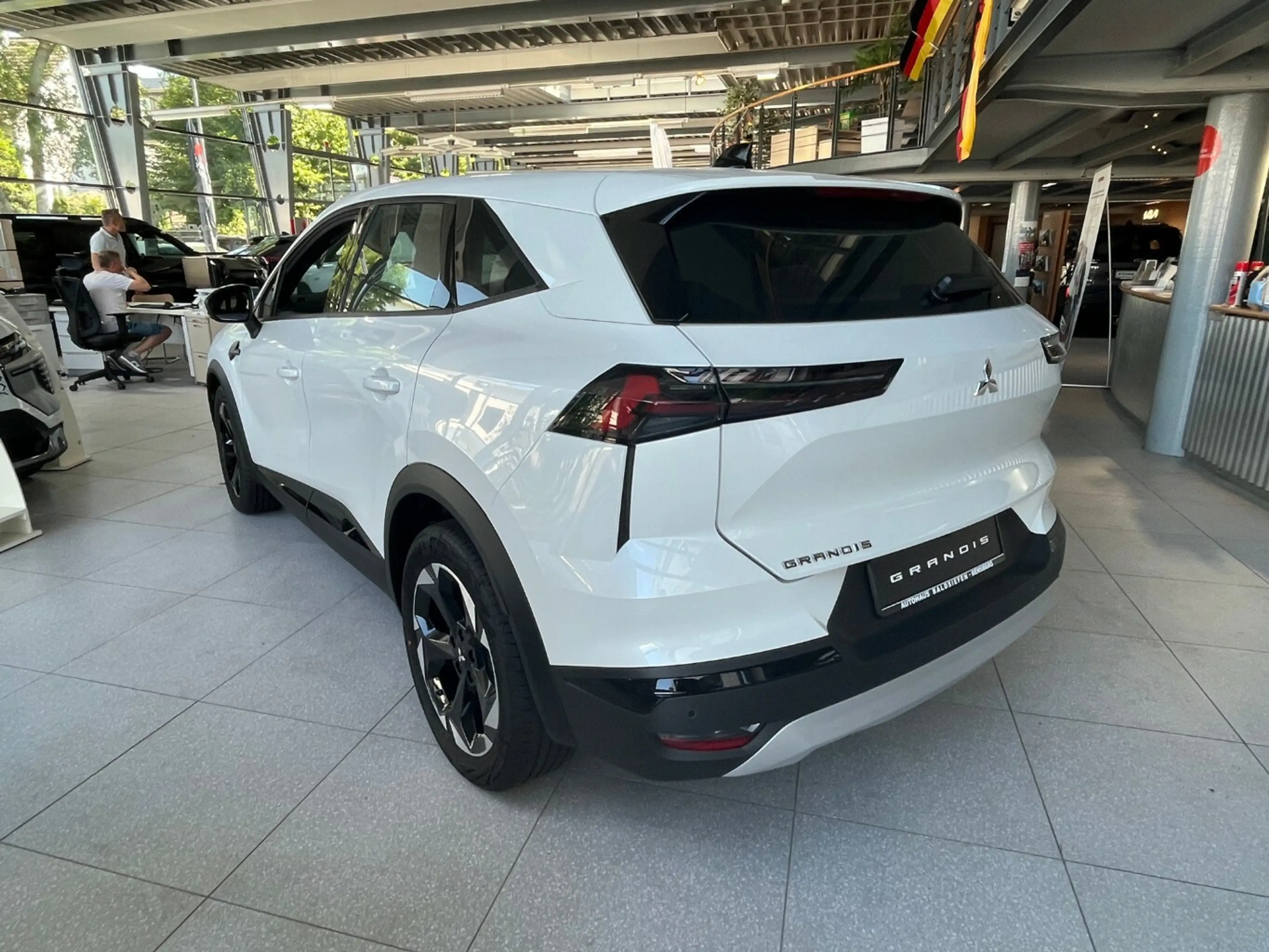 Mitsubishi Grandis 1.3 MHEV Diamant PLUS — photo 7