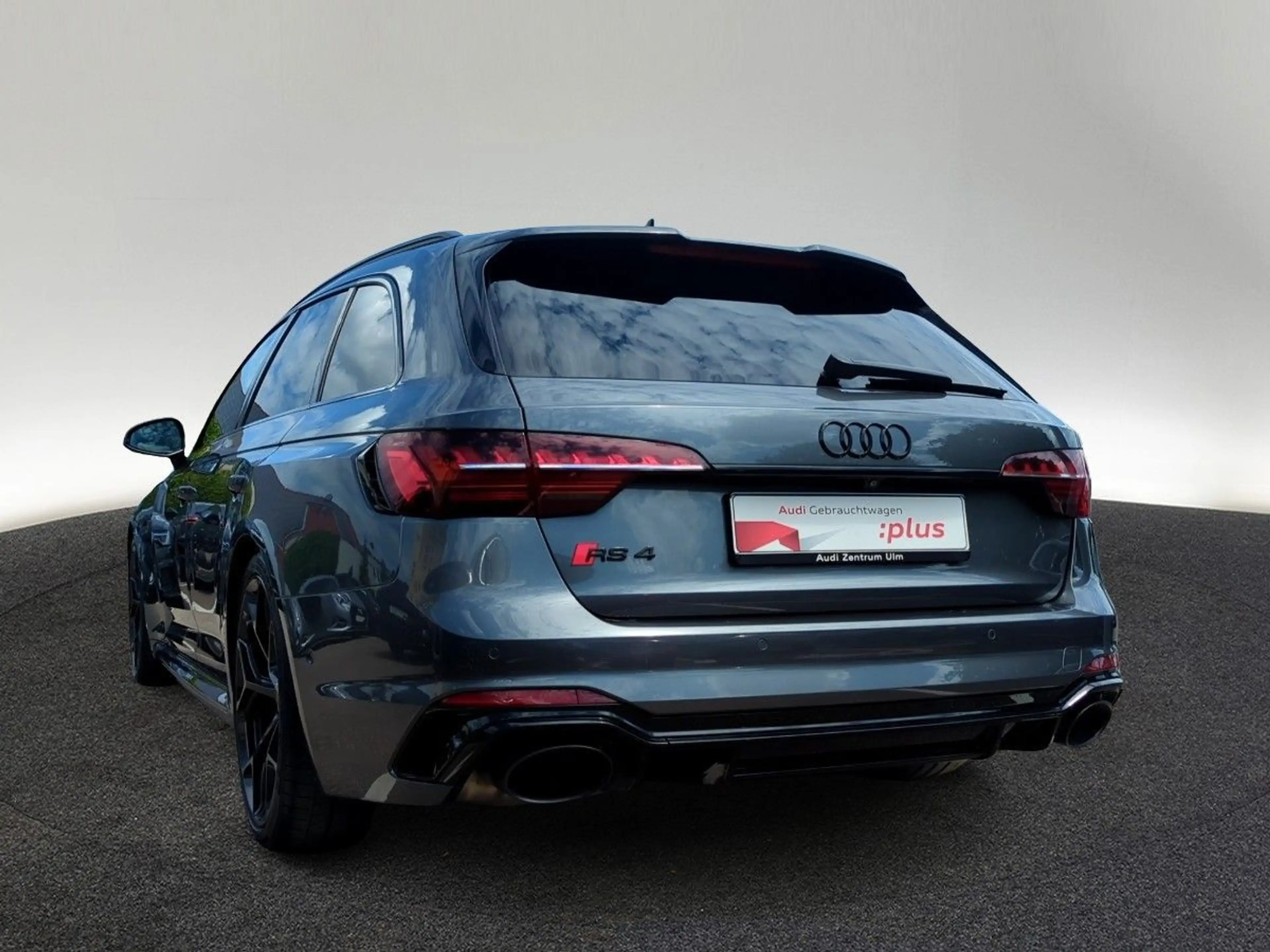 Audi RS4 Competition quattro B&O HuD MATRIX 290km/h — photo 4