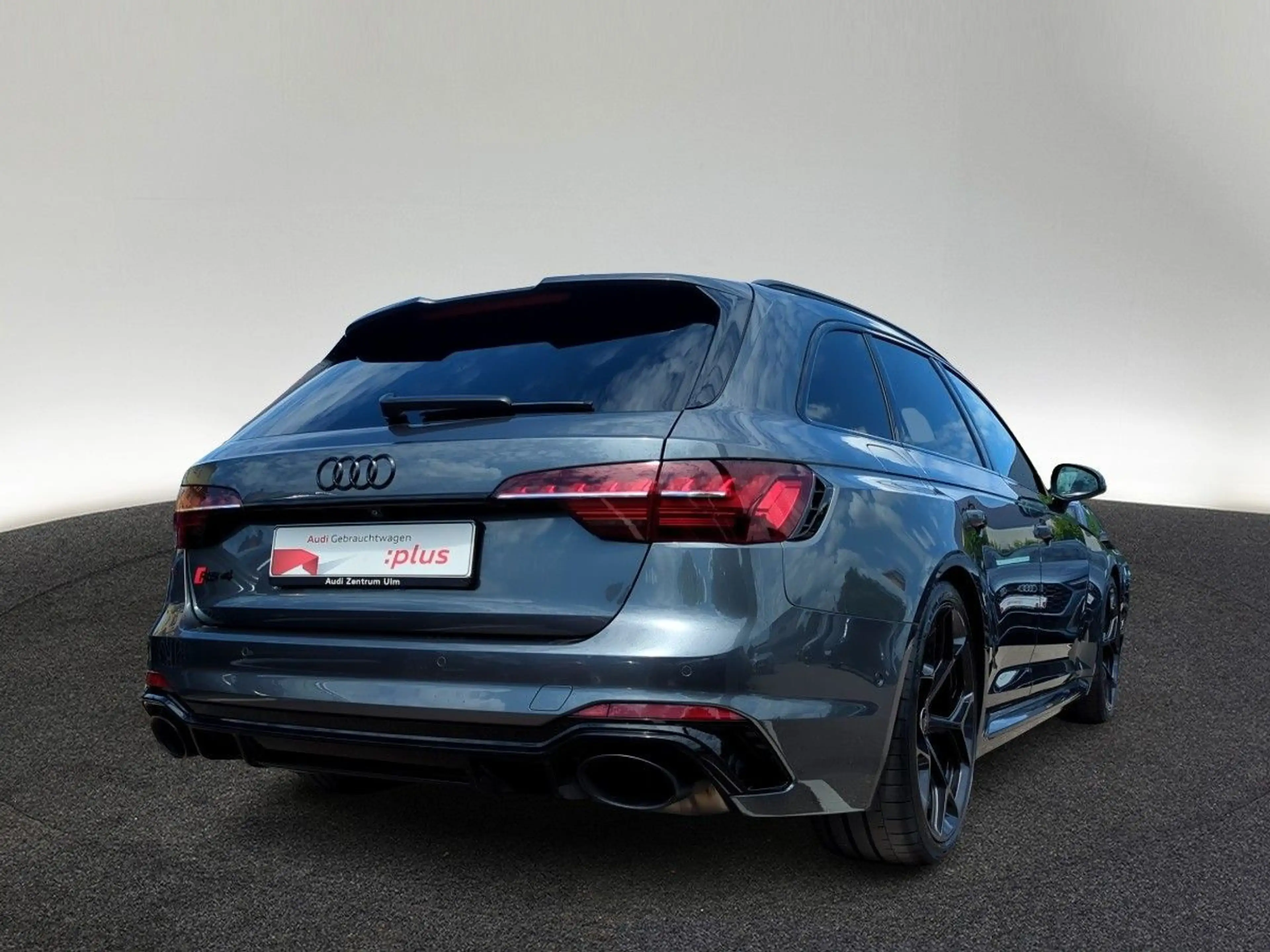 Audi RS4 Competition quattro B&O HuD MATRIX 290km/h — photo 5